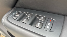 Volvo XC60 2.0 B5P Plus Dark 5dr AWD Geartronic Petrol Estate